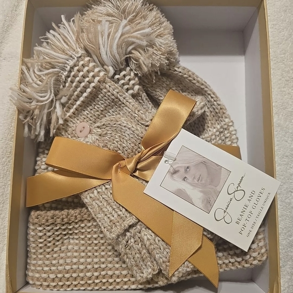 NEW Jessica Simpson Beanie Skullcap & Pop Top, Foldover Gloves / Mits, Gift Set! - Picture 1 of 3
